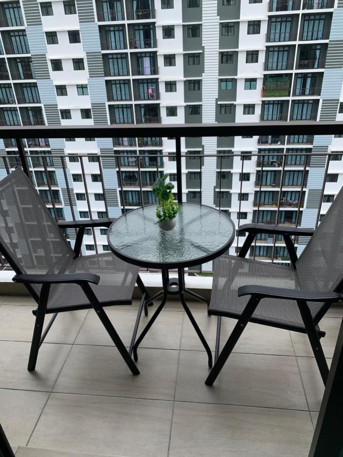 Utama With Swimming Pool View, Karaoke, Free Wifi, Netflix, Near To Car Park *
