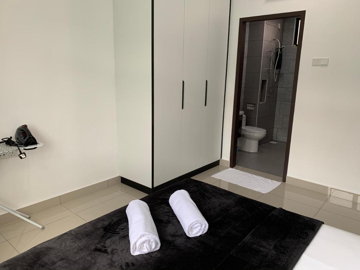 Apartment Utama With Swimming Pool View, Karaoke, Free Wifi, Netflix, Near To Car Park *