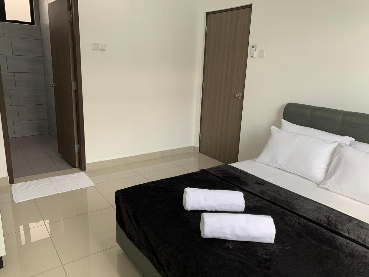 Utama With Swimming Pool View, Karaoke, Free Wifi, Netflix, Near To Car Park