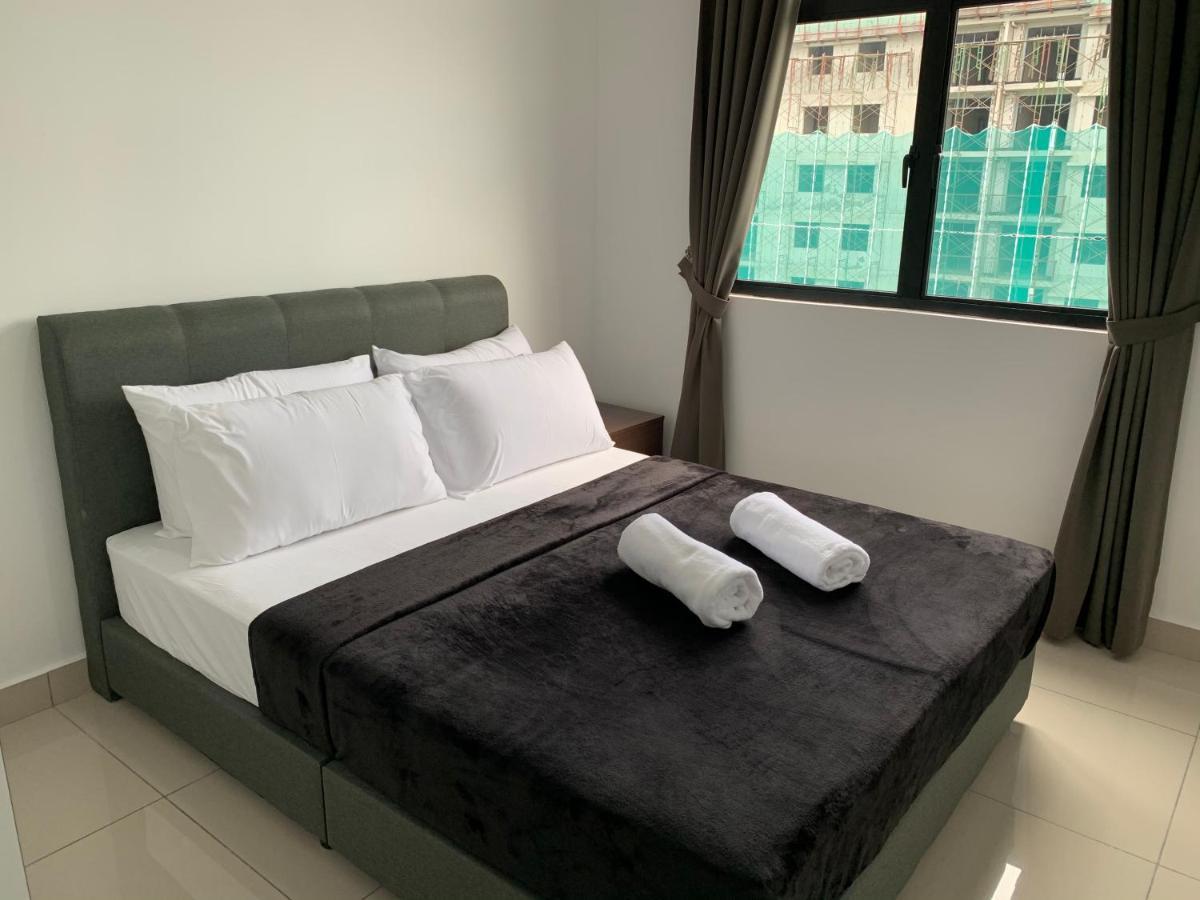 Utama With Swimming Pool View, Karaoke, Free Wifi, Netflix, Near To Car Park